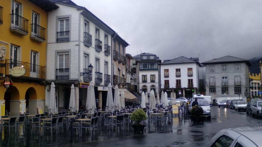 Apartamentos El Camino Villafranca Del Bierzo Eksteriør bilde
