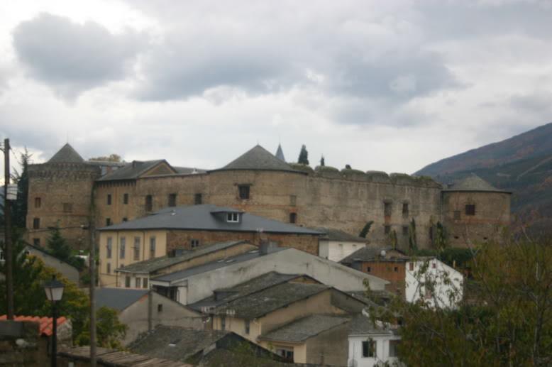 Apartamentos El Camino Villafranca Del Bierzo Eksteriør bilde