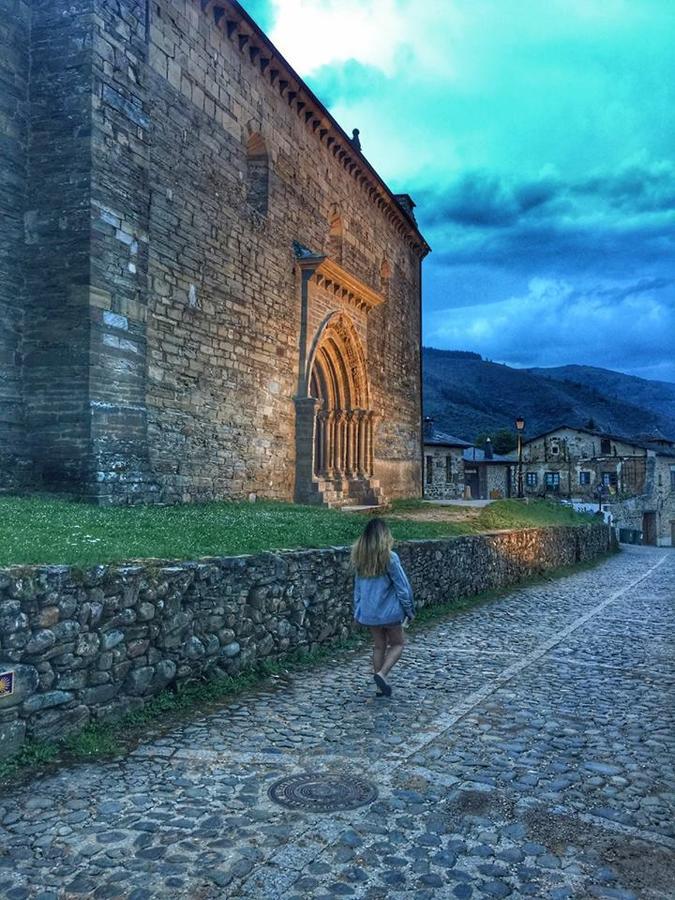 Apartamentos El Camino Villafranca Del Bierzo Eksteriør bilde
